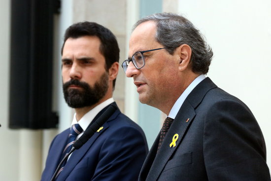Catalan president Quim Torra (right) and parliament speaker (left) speak on November 2 2018 (by Pere Francesch)